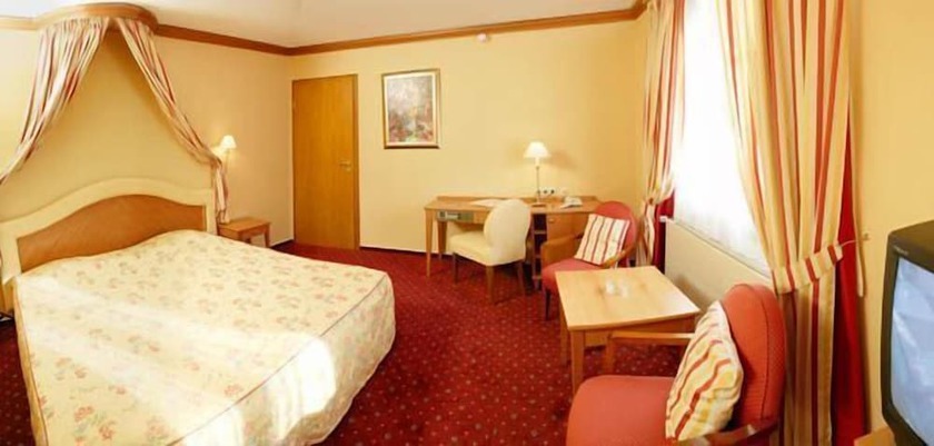 Imagen de la habitación del Hotel H&ocirc;tel-Restaurant DAHM. Foto 17