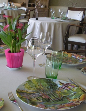 Imagen del bar/restaurante del Hotel H&ocirc;tel-Restaurant Ricordeau. Foto 3