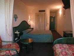 Imagen de la habitación del Hotel Hôtel-club U Libecciu. Foto 3