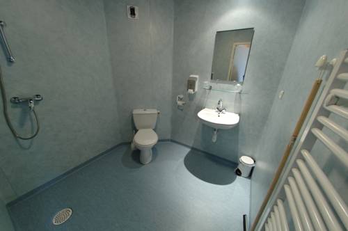 Imagen de la habitación del Hotel H&ocirc;tellerie 2** Du Couvent De Malet. Foto 8
