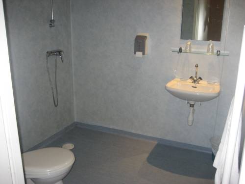 Imagen de la habitación del Hotel H&ocirc;tellerie 2** Du Couvent De Malet. Foto 13