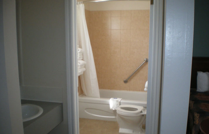 Imagen de la habitación del Hotel H&ocirc;tel-motel Manoir De Perc&eacute;. Foto 7