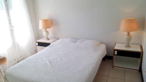 Imagen de la habitación del Hotel H&ocirc;tel**r&eacute;sidence Bear. Foto 6