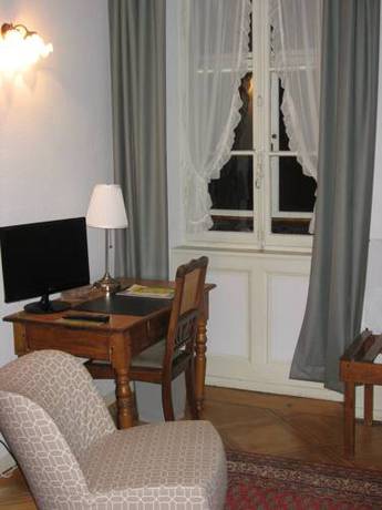Imagen de la habitación del Hotel H&ocirc;tel-r&eacute;sidence La Rubanerie. Foto 4