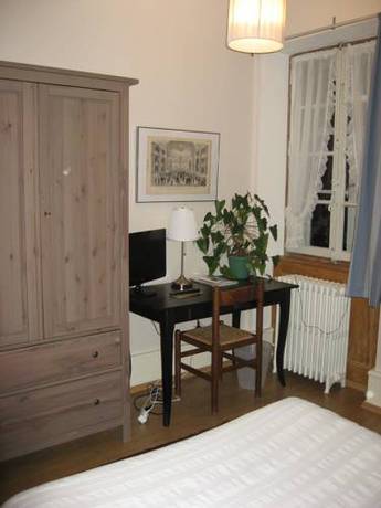 Imagen de la habitación del Hotel H&ocirc;tel-r&eacute;sidence La Rubanerie. Foto 10