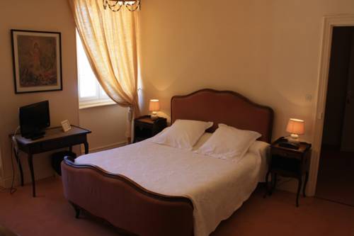 Imagen de la habitación del Hotel Hôtel-restaurant Eychenne. Foto 5