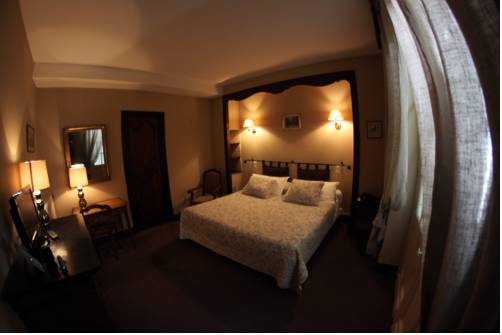 Imagen de la habitación del Hotel Hôtel-restaurant Eychenne. Foto 7