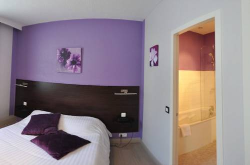 Imagen de la habitación del Hotel H&ocirc;tel-restaurant La Croix Couverte. Foto 12