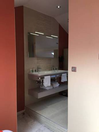 Imagen de la habitación del Hotel Hôtel-restaurant St-christophe. Foto 7