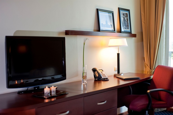 Imagen de los interiores del Hotel Hodelpa Garden Court. Foto 7