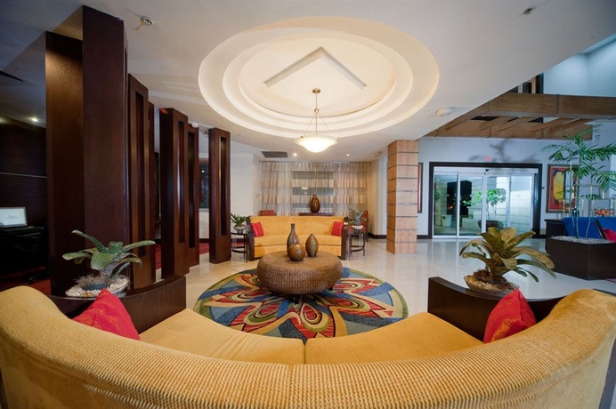 Imagen de los interiores del Hotel Hodelpa Garden Court. Foto 9