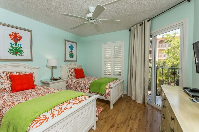 Imagen general del Hotel Hodnett Cooper's Beach Club. Foto 6