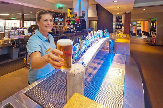 Imagen del bar/restaurante del Hotel Hoey Moey Backpackers - Hostel. Foto 6