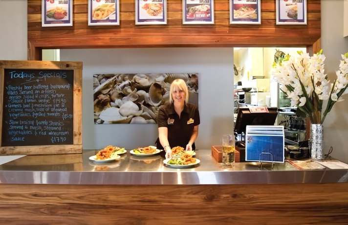 Imagen del bar/restaurante del Hotel Hoey Moey Backpackers - Hostel. Foto 7