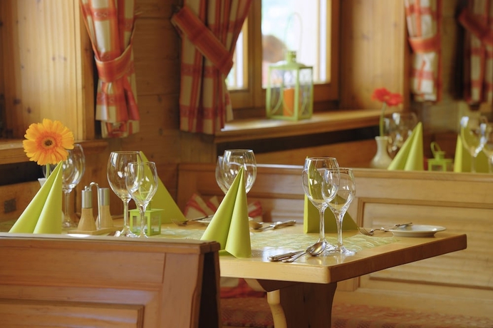 Imagen del bar/restaurante del Hotel Hofgut Sternen - Ravennaschlucht. Foto 2