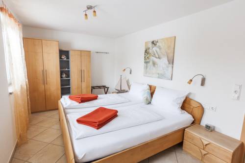 Imagen de la habitación del Hotel Hofgut Tiergarten. Foto 7