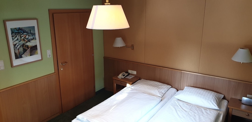 Imagen de la habitación del Hotel Hohenstauffen. Foto 2