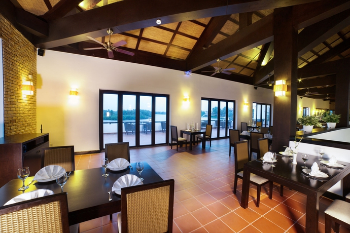 Imagen del bar/restaurante del Hotel Hoi An Beach Resort. Foto 3