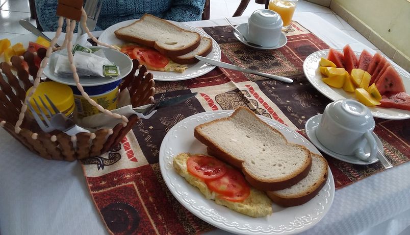 Imagen del bar/restaurante del Hotel Hoima Breeze. Foto 4