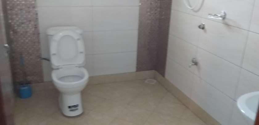 Imagen de la habitación del Hotel Hoima Breeze. Foto 13