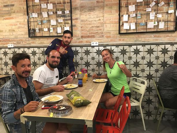 Imagen del bar/restaurante del Hotel Hola Hostal Collblanc - Hostel. Foto 3