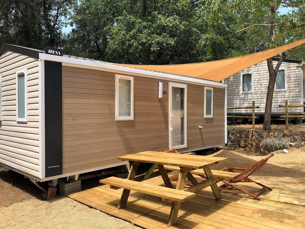 Imagen de la habitación del Hotel HolaCamp Palam&oacute;s. Foto 3