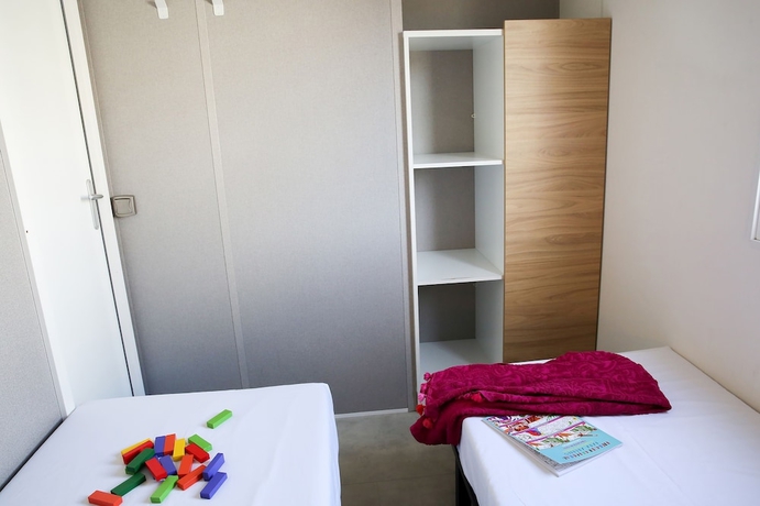 Imagen de la habitación del Hotel HolaCamp Palam&oacute;s. Foto 7
