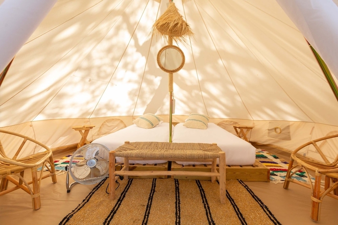 Imagen de la habitación del Hotel HolaCamp Palam&oacute;s. Foto 15