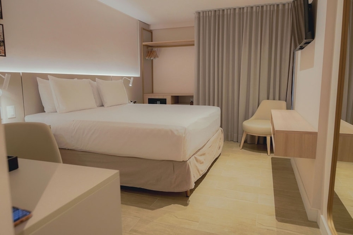 Imagen de la habitación del Hotel Holanda Gold Praia de Tamba&uacute;. Foto 4