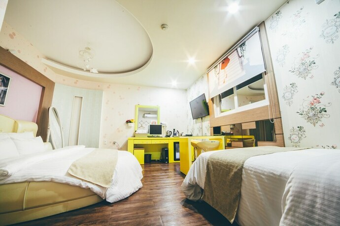 Imagen de la habitación del Hotel Hole In One. Foto 13