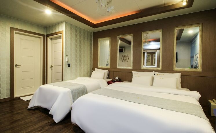 Imagen de la habitación del Hotel Hole In One. Foto 14