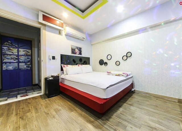 Imagen de la habitación del Hotel Hole In One. Foto 21