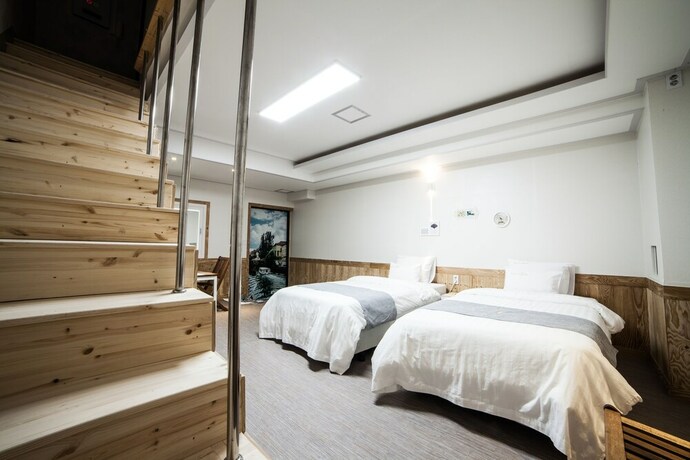 Imagen de la habitación del Hotel Hole In One. Foto 30
