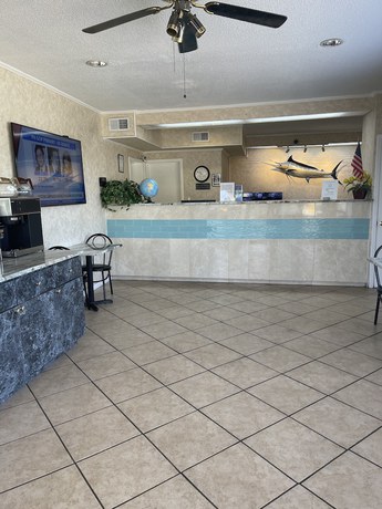Imagen de los interiores del Hotel Hole Inn The Wall - Sunset Plaza - Fort Walton Beach. Foto 15