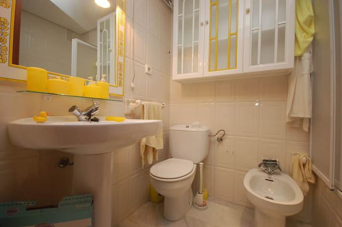Imagen de la habitación del Hotel Holi-Rent Santero. Foto 10