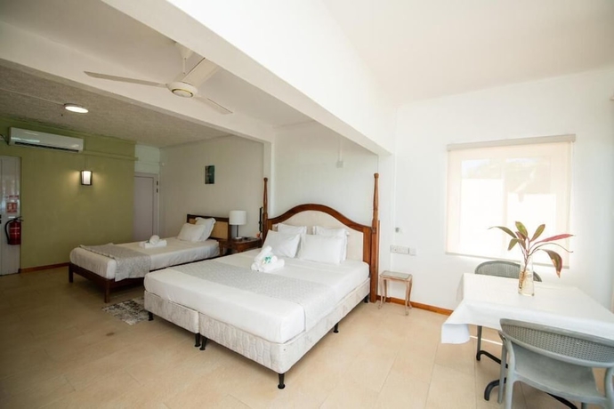 Imagen de la habitación del Hotel Holiblue. Foto 3