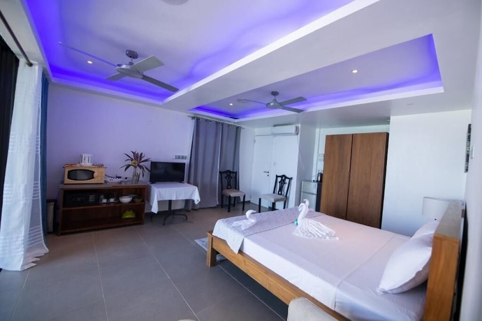 Imagen de la habitación del Hotel Holiblue. Foto 9