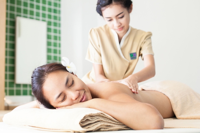 Imagen de la piscina del Hotel Holiday Ao Nang Beach Resort, Krabi. Foto 14