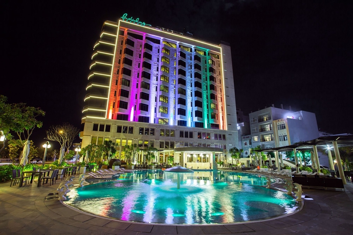 Imagen general del Hotel Holiday Beach Danang. Foto 2