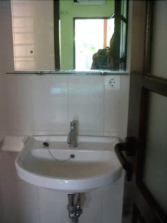 Imagen de la habitación del Hotel Holiday Beach Inn. Foto 8