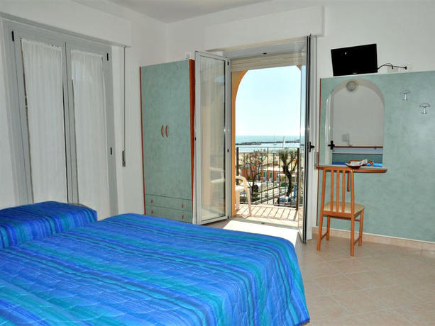 Imagen de la habitación del Hotel Holiday Beach, Rimini. Foto 6