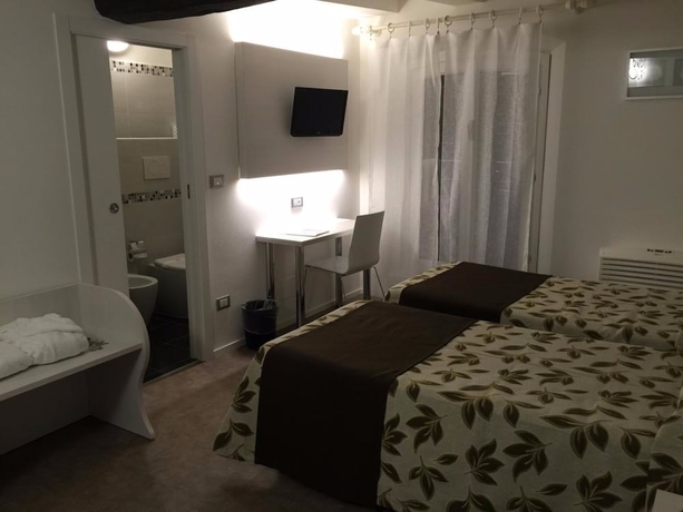 Imagen de la habitación del Hotel Holiday, Bolonia. Foto 10