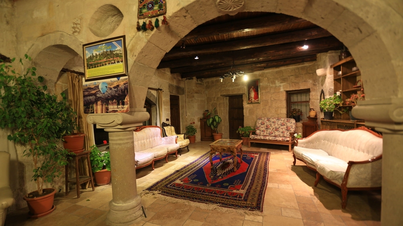 Imagen general del Hotel Holiday Cave. Foto 1