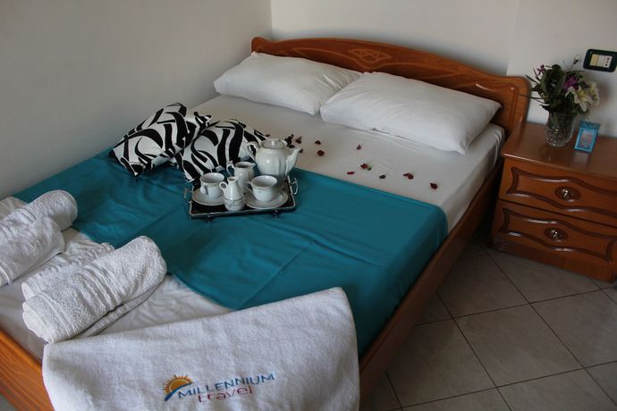 Imagen de la habitación del Hotel Holiday, &Ccedil;uk&euml;. Foto 9