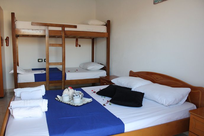 Imagen de la habitación del Hotel Holiday, &Ccedil;uk&euml;. Foto 18