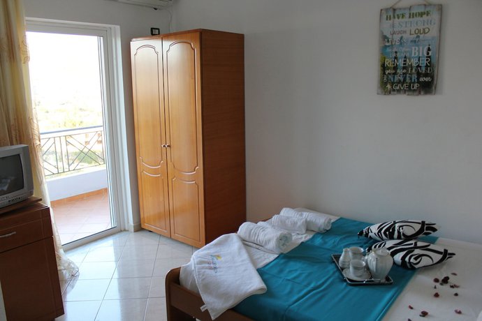 Imagen de la habitación del Hotel Holiday, &Ccedil;uk&euml;. Foto 19