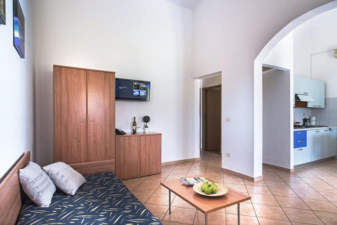 Imagen general del Hotel Holiday Centre Bi Village. Foto 4