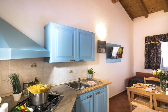 Imagen general del Hotel Holiday Centre Bi Village. Foto 8