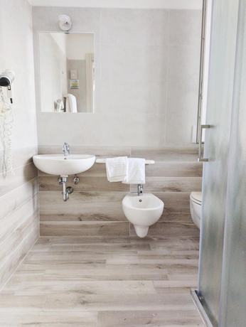 Imagen de la habitación del Hotel Holiday, Cervia. Foto 7