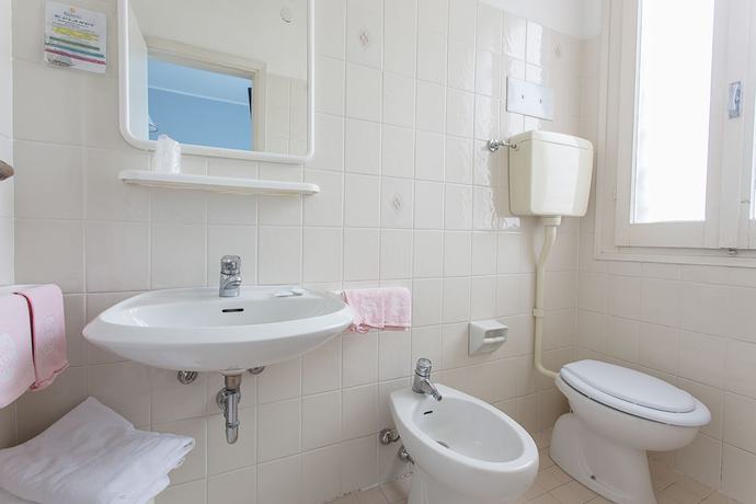Imagen de la habitación del Hotel Holiday, Cervia. Foto 10